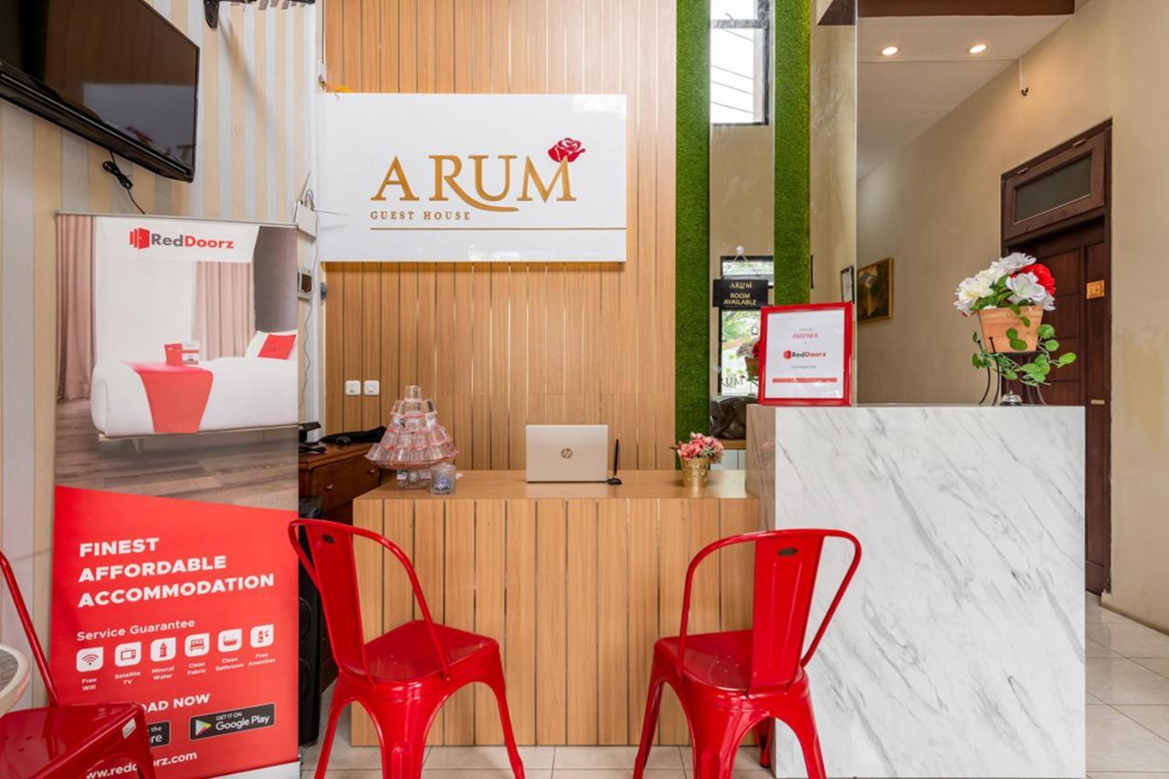 Reddoorz Near Dino Park Hotel Malang Ngoại thất bức ảnh